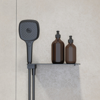 Выход для шланга с держателем для лейки и полкой черный матовый Slide IDDIS SLIAB00i62. Фото